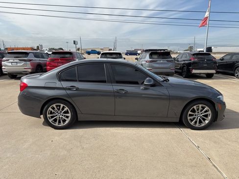 Used 2018 BMW 320i Sedan image 1