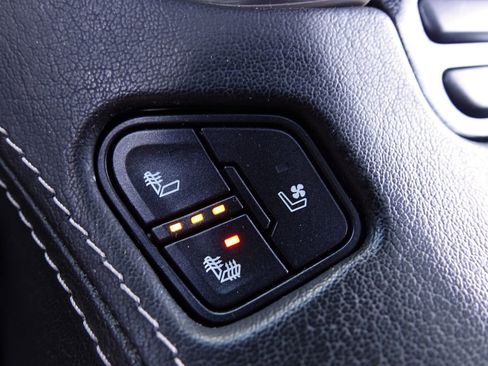 Used 2018 GMC Yukon SLT w/ Open Road Package image 9