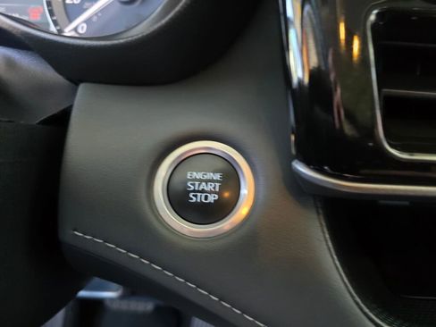 Used 2024 Toyota Highlander XLE image 30