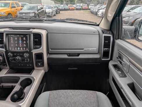 Used 2017 RAM 1500 Big Horn AWD/4WD image 17