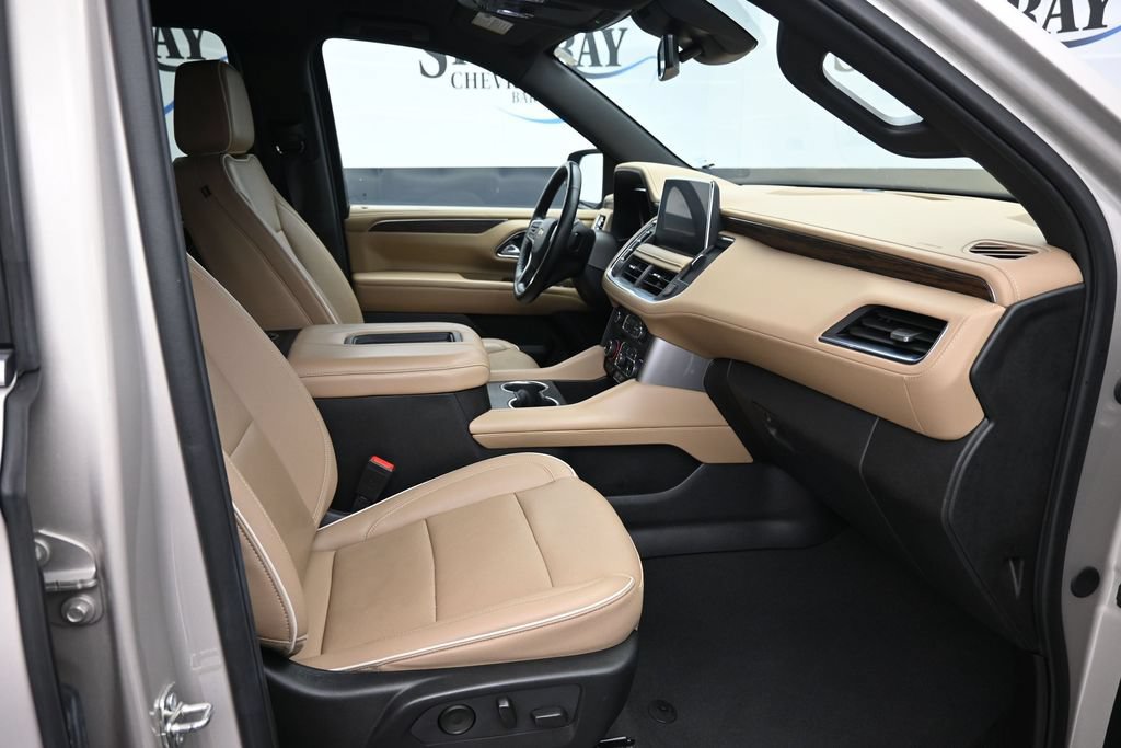 Used 2024 Chevrolet Suburban Premier RWD image 20
