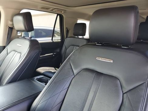 Used 2019 Ford Expedition Max Platinum AWD/4WD image 16