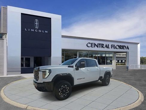 Used 2025 GMC Sierra 2500 AT4X image 9