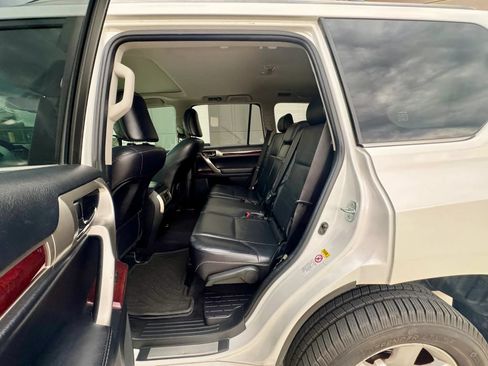 Used 2010 Lexus GX 460 w/ Convenience Pkg AWD/4WD image 14