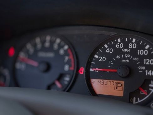 Used 2015 Nissan Frontier SV w/ SV Value Truck Package image 21