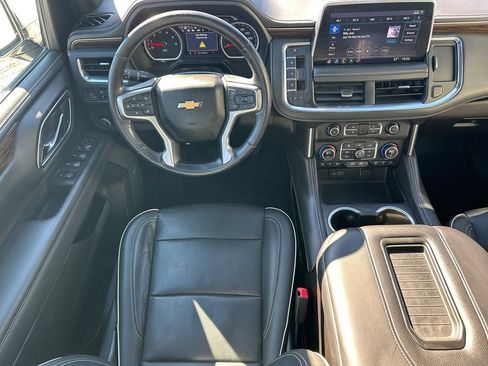 Used 2021 Chevrolet Suburban Premier w/ Premium Package image 24