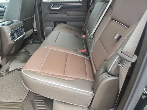 New 2026 GMC Sierra 2500 Denali w/ Denali Reserve Package AWD/4WD image 9