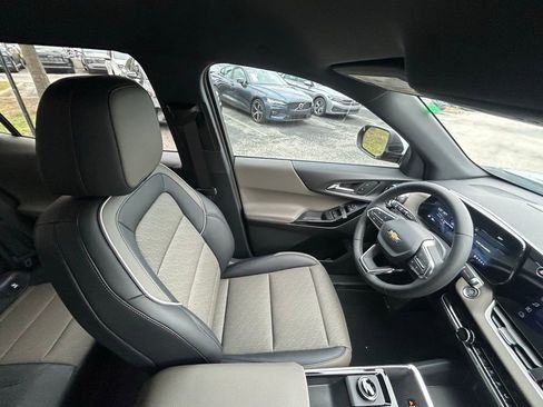 New 2026 Chevrolet Equinox LT w/ Convenience Package II image 26