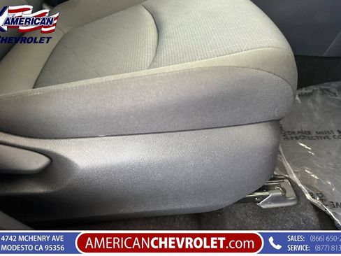 Used 2025 Toyota RAV4 XLE AWD/4WD image 24