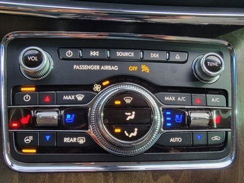 Used 2019 Lincoln Continental Reserve image 37