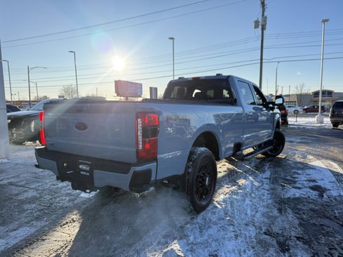 Used 2025 Ford F250 Lariat w/ Black Appearance Package image 7