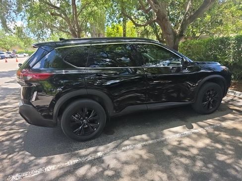 Used 2023 Nissan Rogue SV w/ SV Premium B Package FWD image 6