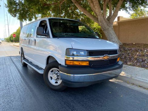 Used 2025 Chevrolet Express 2500 w/ Driver Convenience Package RWD image 2