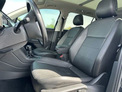 Used 2019 Volkswagen Tiguan SE FWD image 13