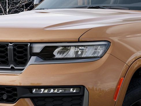 New 2026 Jeep Grand Cherokee Limited AWD/4WD image 10