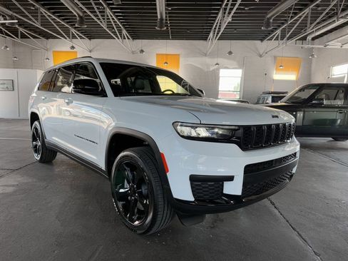 New 2025 Jeep Grand Cherokee L Altitude image 8