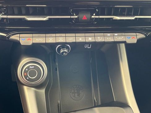 New 2024 Alfa Romeo Tonale Ti w/ Premium Interior Package image 26