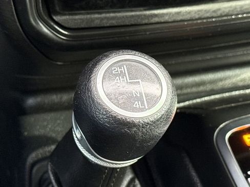 Certified 2021 Jeep Gladiator Willys image 30