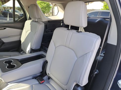 Certified 2025 Honda Pilot EX-L image 12