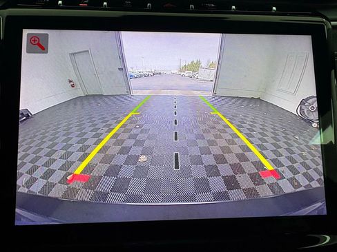 Used 2023 Jeep Grand Cherokee L Limited w/ Black Appearance Package image 4