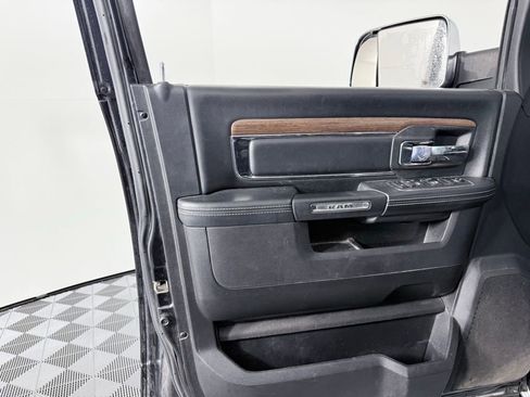 Used 2018 RAM 1500 Laramie w/ Convenience Group image 9