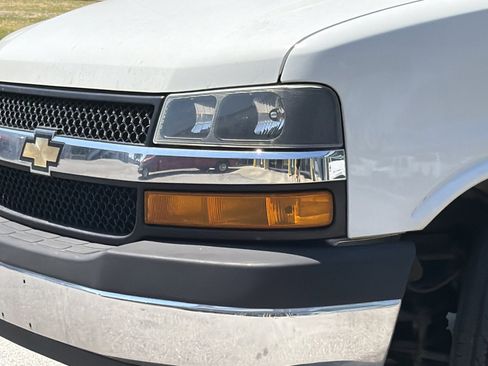 Used 2019 Chevrolet Express 2500 w/ Driver Convenience Package image 8