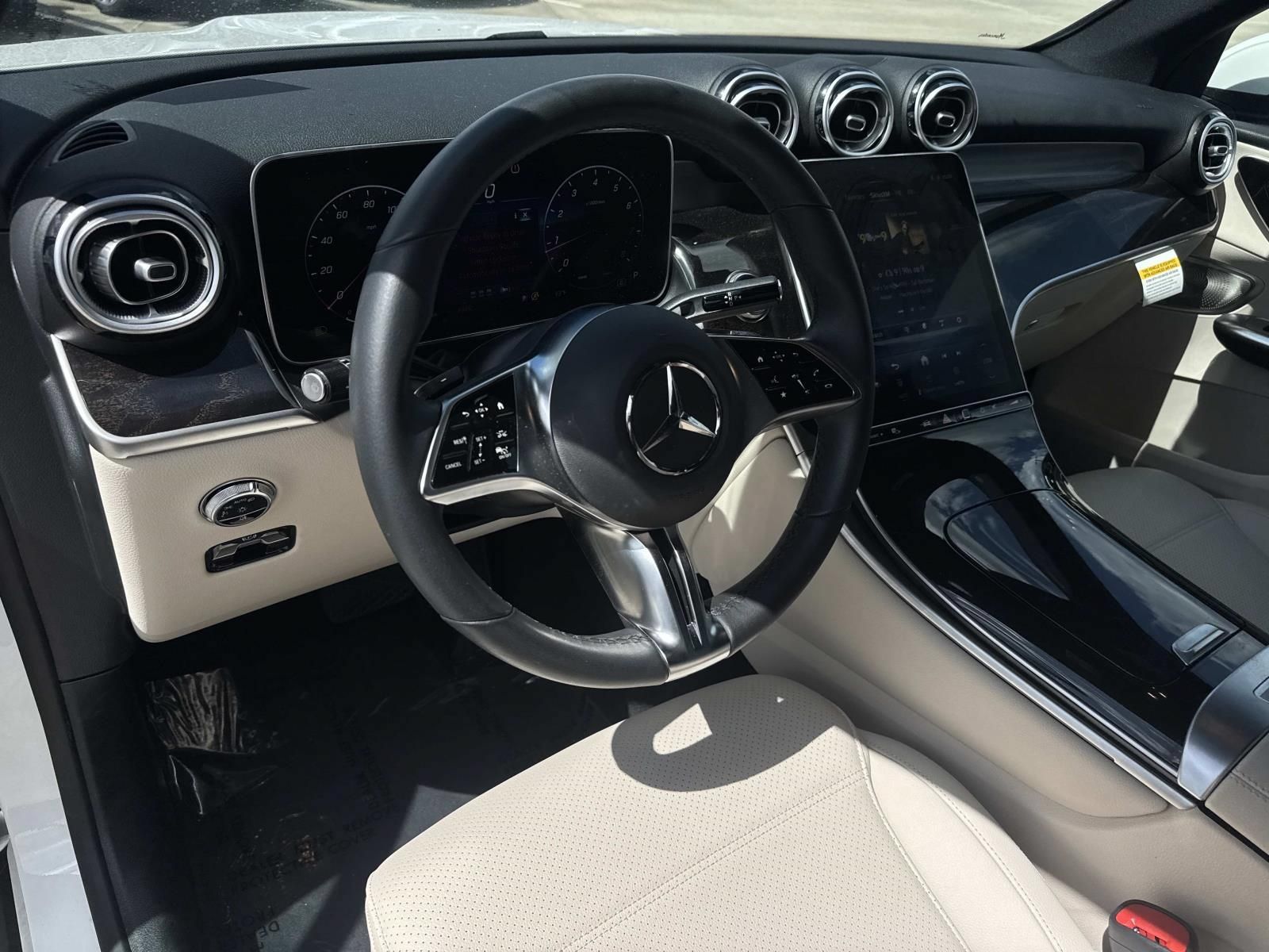 Used 2026 Mercedes-Benz GLC 300 image 18