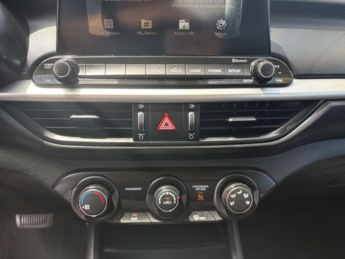 Certified 2021 Kia Forte Sedan FWD image 22