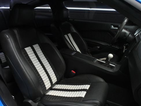 Used 2011 Ford Mustang Shelby GT500 w/ SVT Performance Pkg image 36