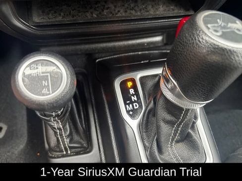 Used 2018 Jeep Wrangler Unlimited Sahara AWD/4WD image 25