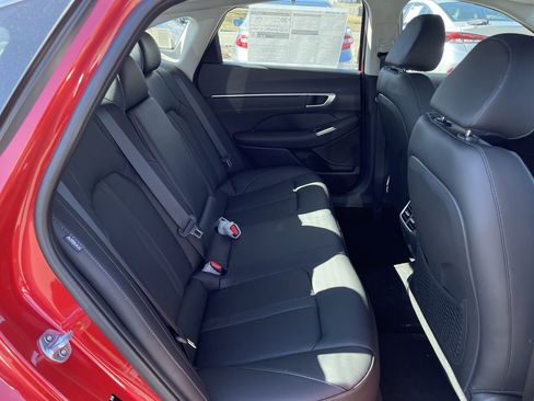 Used 2021 Hyundai Sonata Limited w/ Preferred Accessory Package image 23