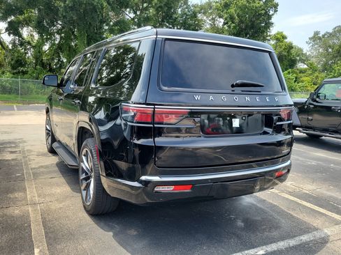 Used 2024 Jeep Wagoneer Series II w/ Premium Group I AWD/4WD image 4