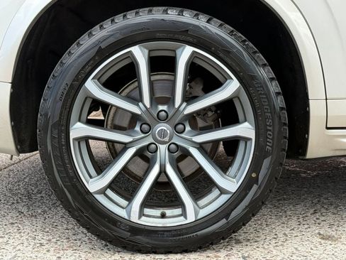 Used 2016 Volvo XC90 T6 Momentum w/ Momentum Plus Package AWD/4WD image 25