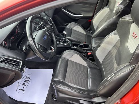Used 2018 Ford Focus ST w/ Equipment Group 401A image 34