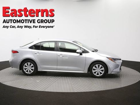 Used 2022 Toyota Corolla LE FWD image 44