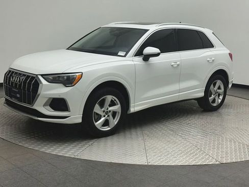 Used 2022 Audi Q3 2.0T Premium w/ Convenience Package image 1