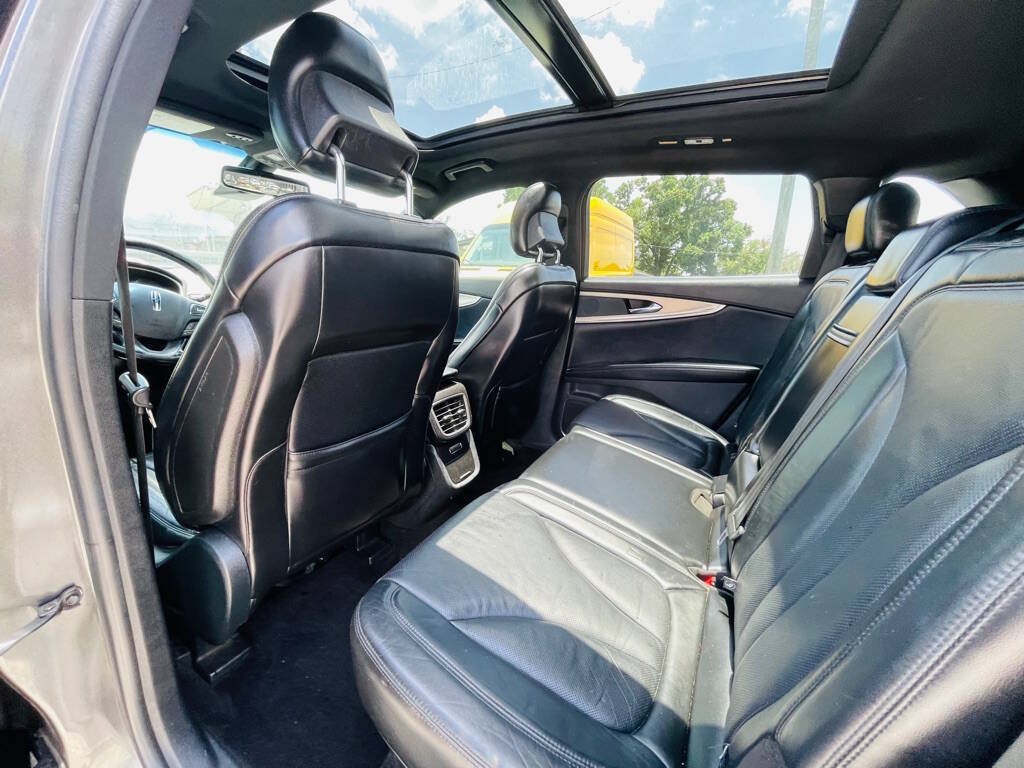 Used 2017 Lincoln MKX Reserve AWD/4WD image 15