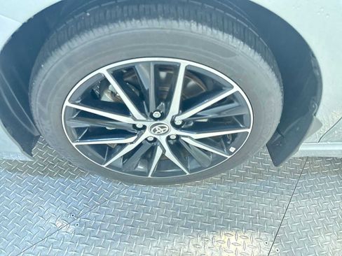 Used 2024 Toyota Camry SE image 10