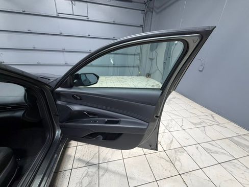 Used 2025 Hyundai Elantra Sport image 26