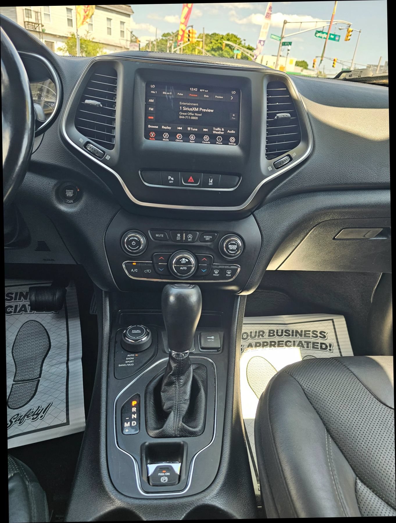 Used 2020 Jeep Cherokee Latitude Lux w/ Comfort/Convenience Group AWD/4WD image 29
