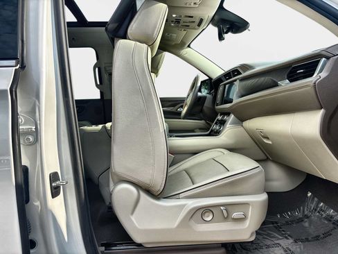 Used 2023 GMC Yukon XL Denali w/ Advanced Technology Package AWD/4WD image 13