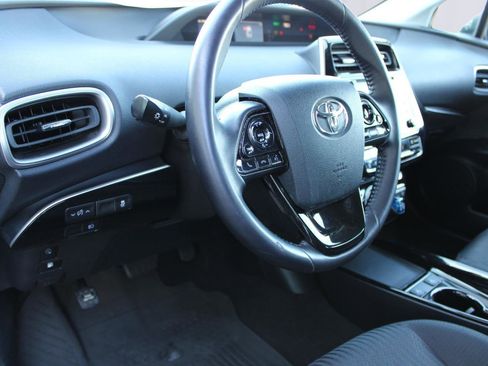 Used 2021 Toyota Prius Prime LE FWD image 17