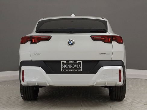 New 2026 BMW X2 xDrive28i w/ Technology Package AWD/4WD image 8