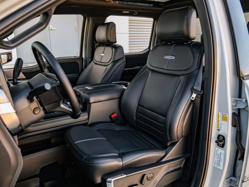 Used 2026 Ford F450 Platinum w/ FX4 Off-Road Package image 44