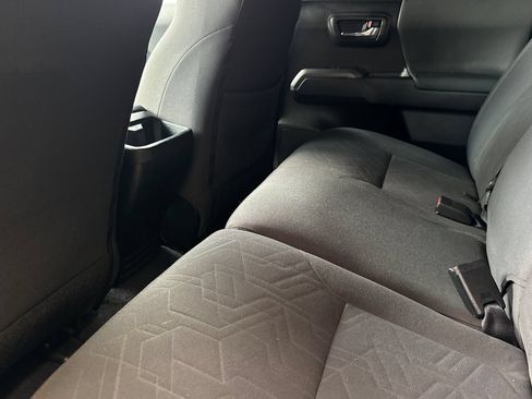 Used 2019 Toyota Tacoma TRD Sport w/ Technology Package RWD image 12