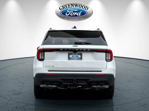 New 2025 Ford Explorer Active image 5
