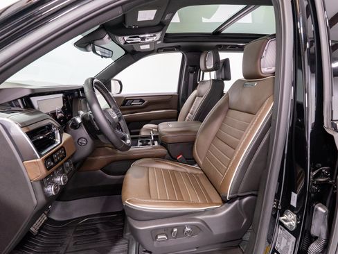 Used 2026 GMC Yukon Denali Ultimate w/ LPO, Floor Liner Package AWD/4WD image 17