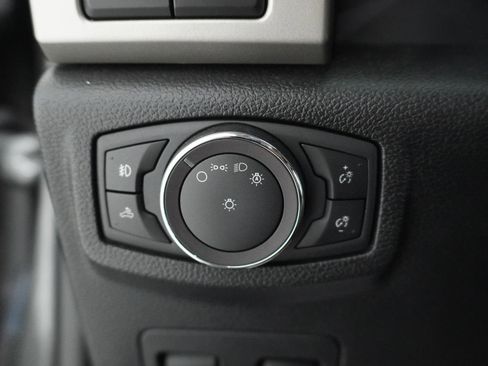 Used 2019 Ford F150 Lariat RWD image 13