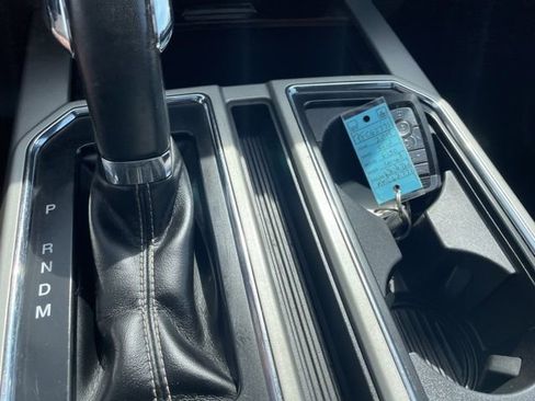Used 2019 Ford F150 Lariat w/ Equipment Group 502A Luxury AWD/4WD image 32
