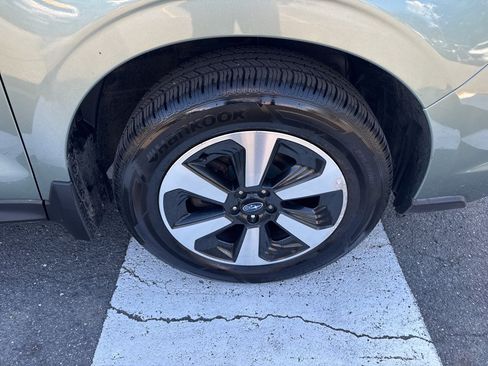Used 2017 Subaru Forester 2.5i Premium AWD/4WD image 11